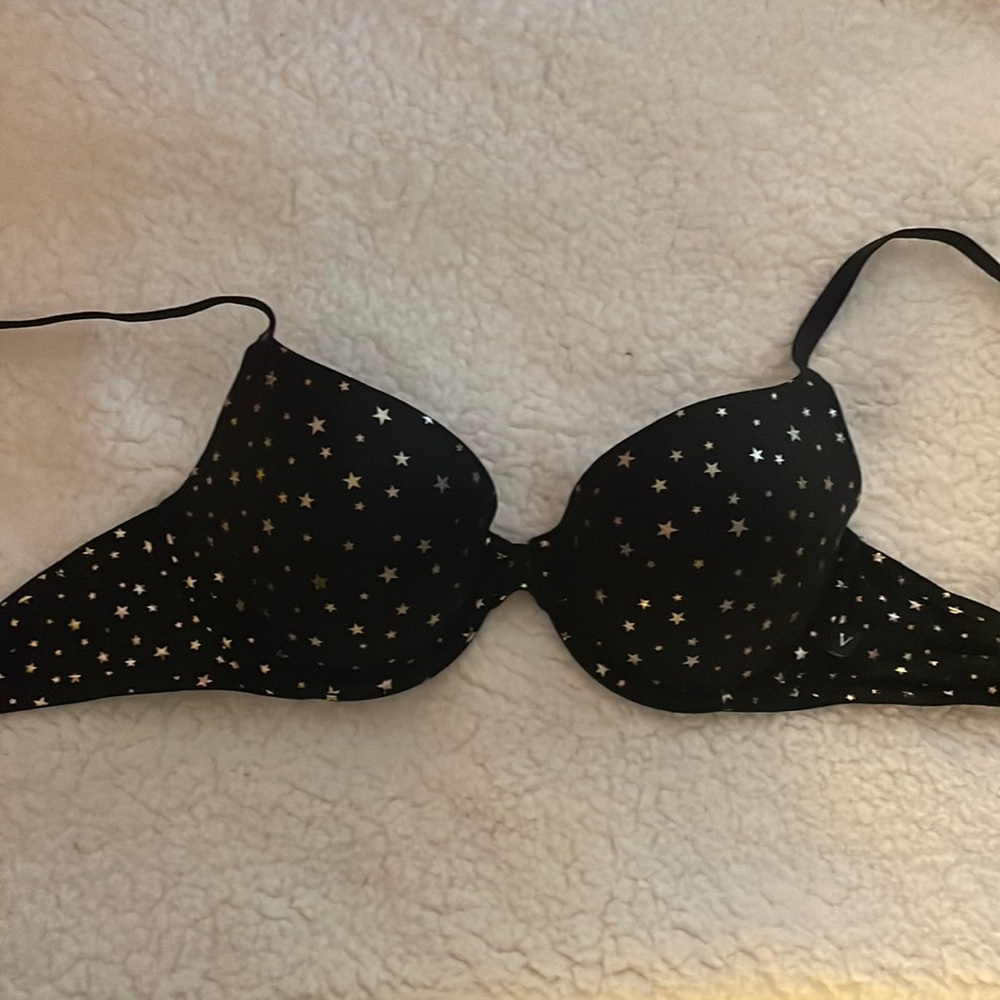 Demi bra